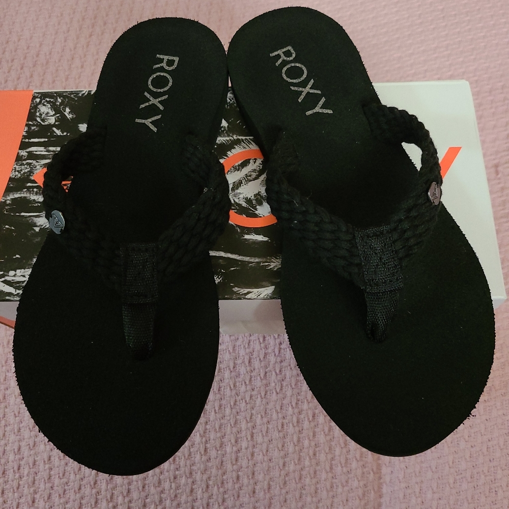 ROXY flip-flops women's size 6